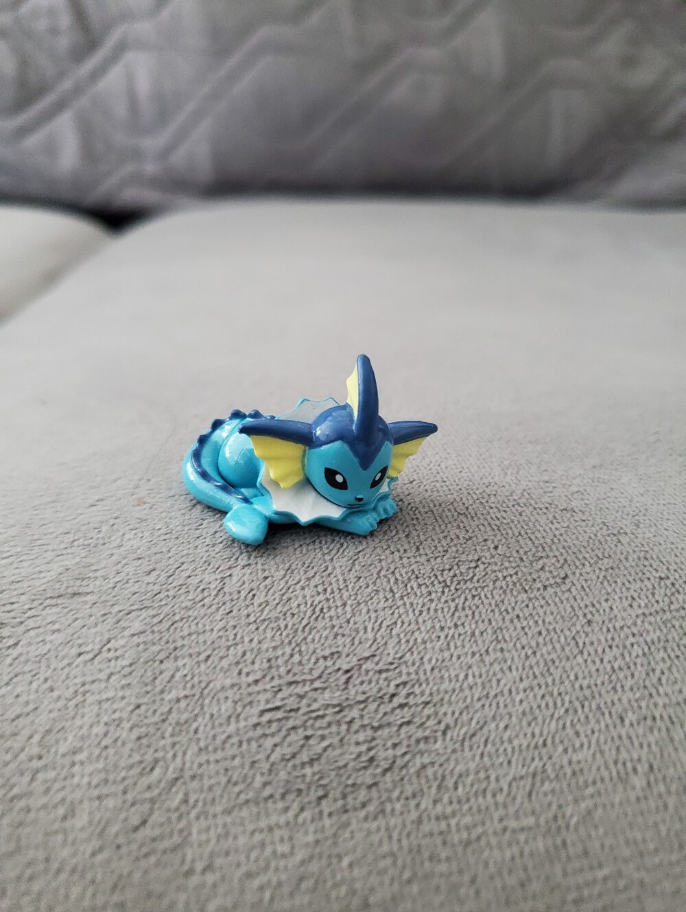 Bandai Pokémon Eevee Friends Bath Ball Vaporeon figure